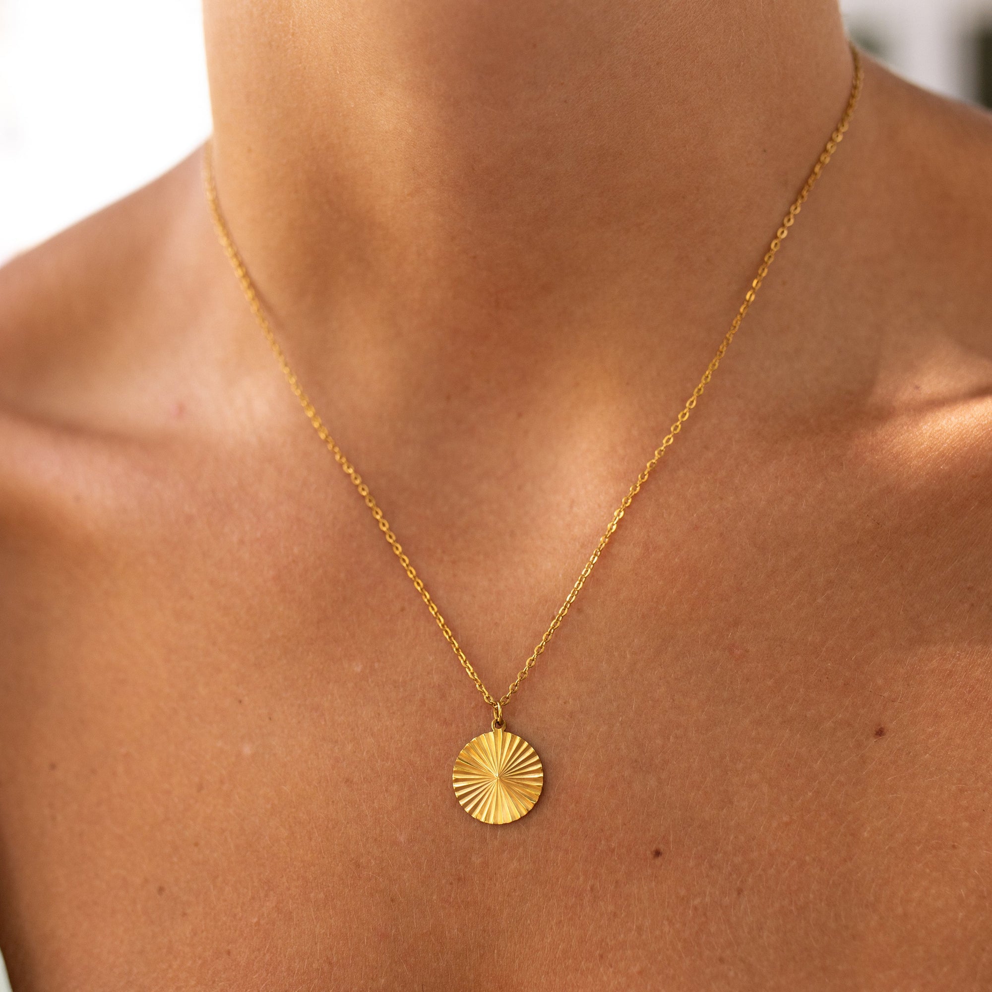 Chasing Sunset Necklace 18", Gold | ALCO Jewelry
